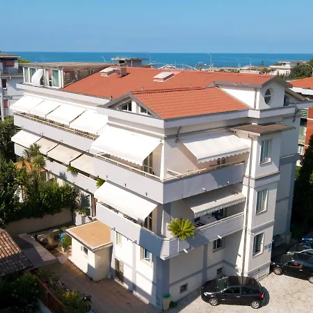 Hotel Domus Marina di Massa