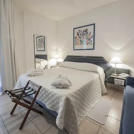 Hotel Domus 3* Marina di Massa
